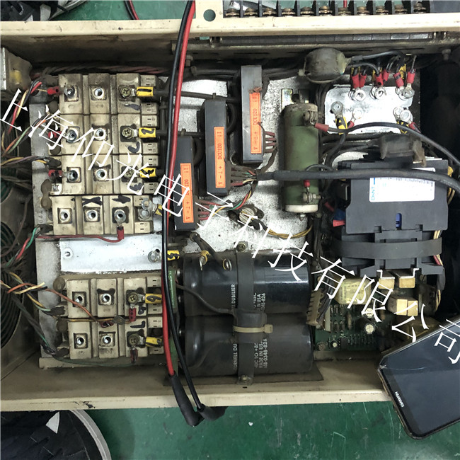 物流公司設(shè)備普傳變頻器8093G3上電無顯示,欠壓保護(hù)故障維修