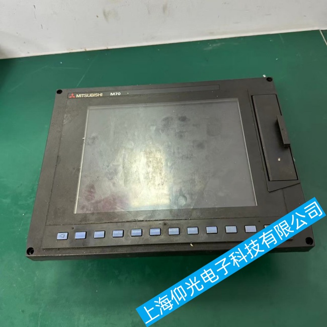 三菱 M70 數(shù)控系統(tǒng)操作屏不能正常開機故障維修哪家專業(yè)